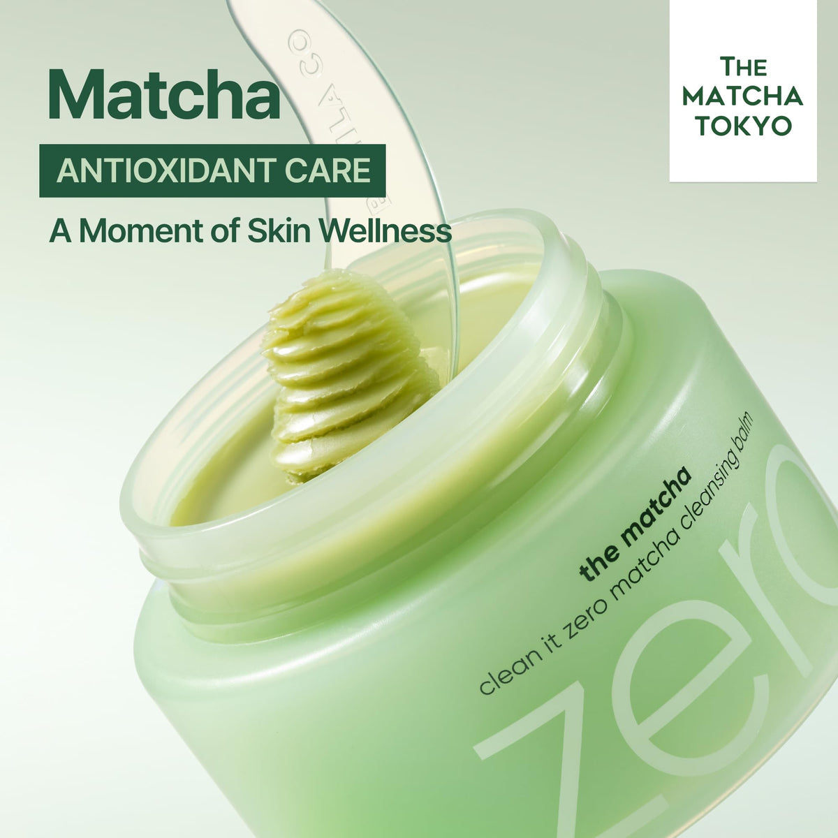Texture du baume nettoyant Matcha sur une spatule