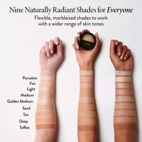 Texture du fond de teint Baked Balance-N-Glow LAURA GELLER
