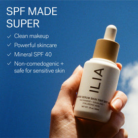 Texture du ILIA Super Serum Skin Tint SPF 40 sur une main
