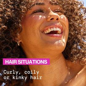 Texture du shampooing Pacifica Curls Ananas sur une main