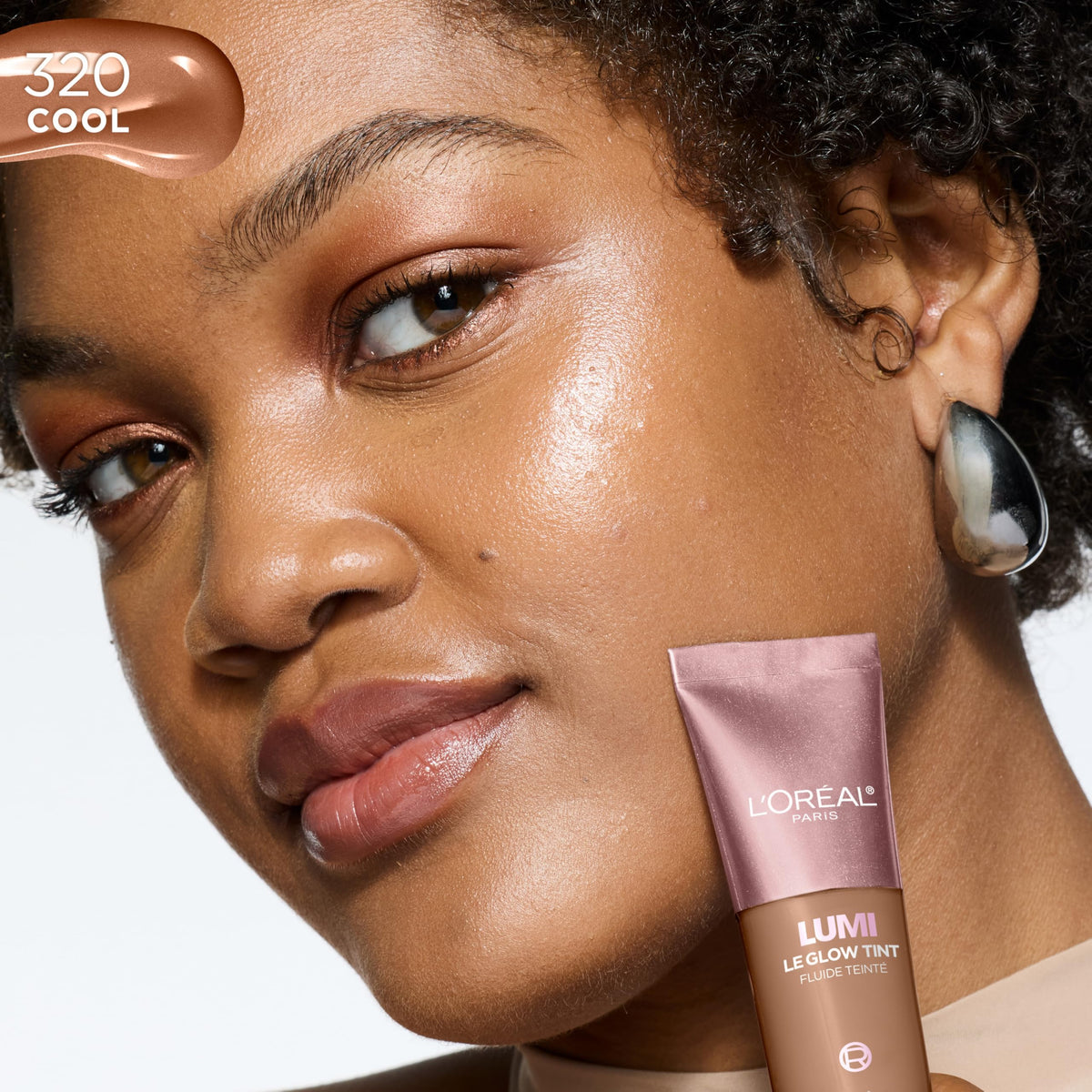 Texture légère du L'Oreal Paris Lumi Le Glow Skin Tint sur la peau
