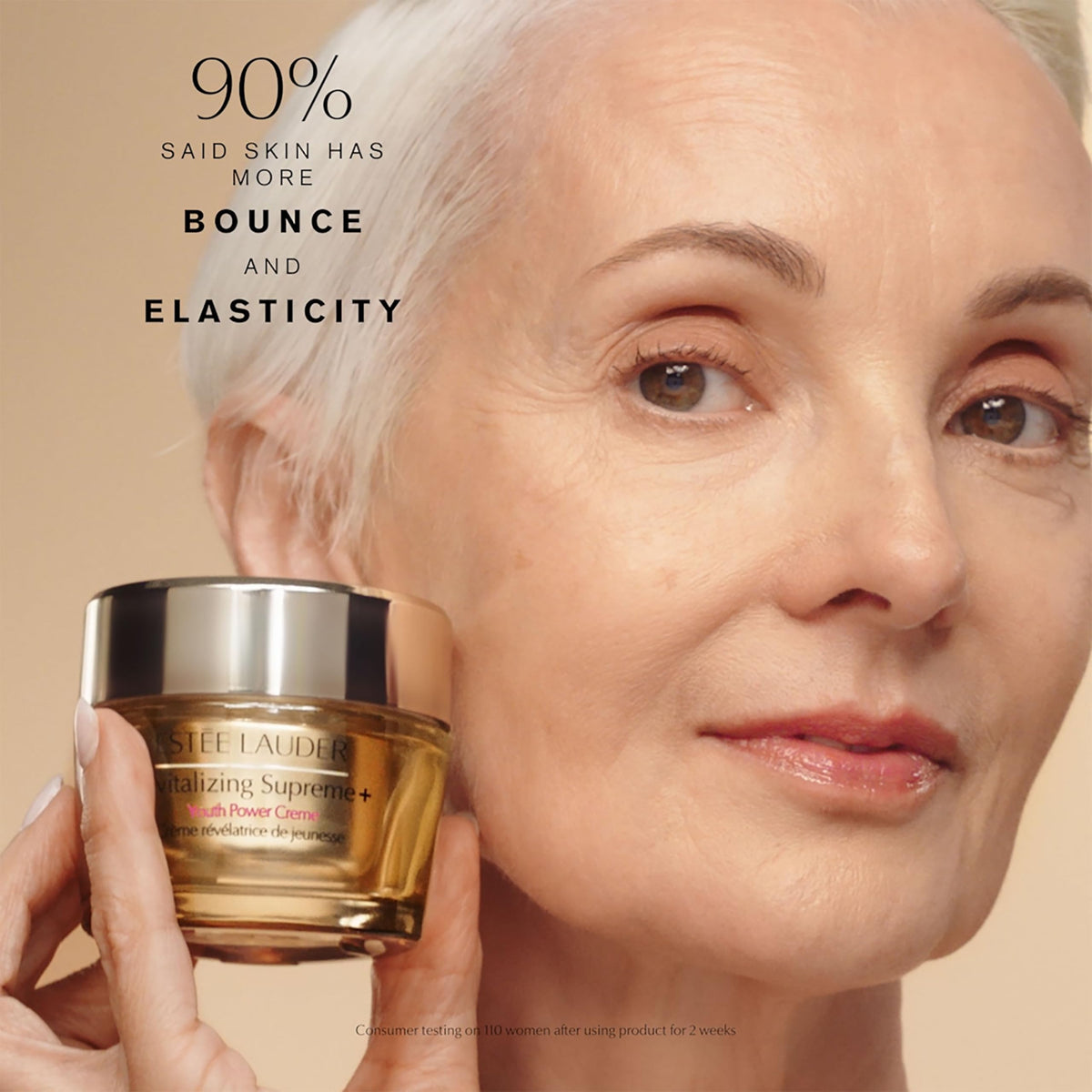 Texture onctueuse de la Crème Revitalisante Suprême+ Estée Lauder
