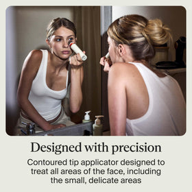 TheraFace Depuffing Wand en action sur le visage