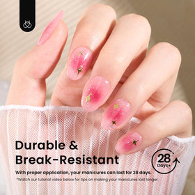 Tips ongles courts ovales beetles sur fond neutre