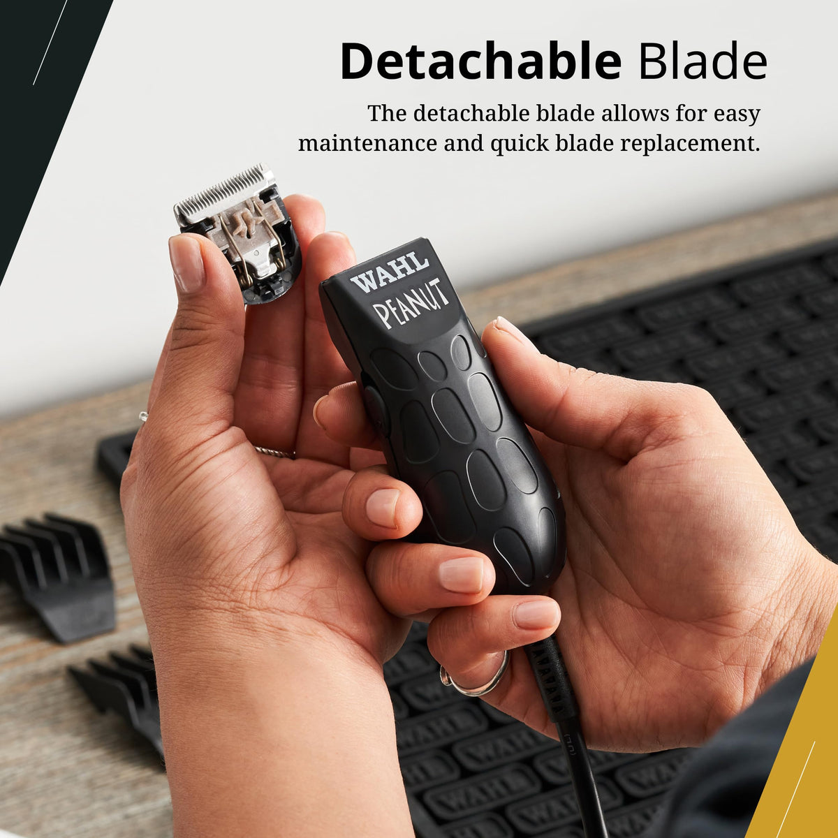 Tondeuse Wahl Professional posée sur une table