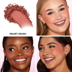 Too Faced Cloud Crush Blush texture veloutée en gros plan