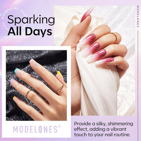 Top coat modelones avec paillettes sur fond neutre