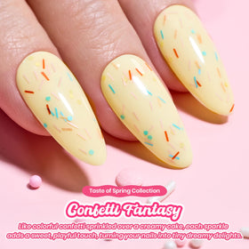 Top Coat Paillettes beetles 15ml sur une table de manucure
