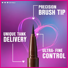 trait d'eyeliner marron appliqué sur la peau