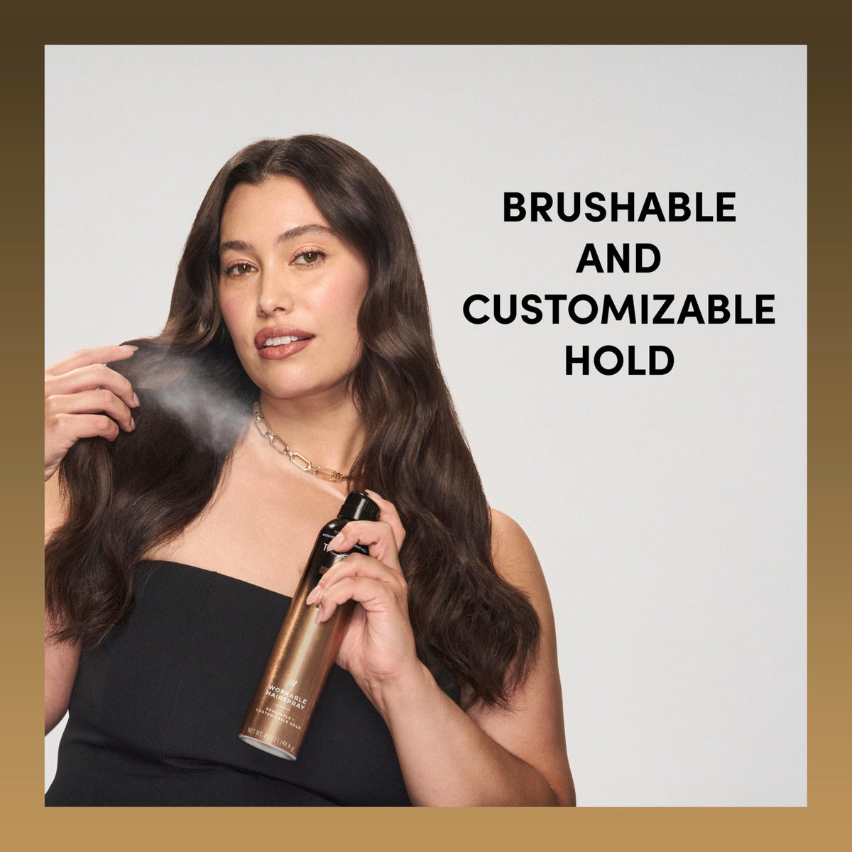 TRESemmé Laque Coiffante A-List 8,5 Oz en utilisation sur cheveux