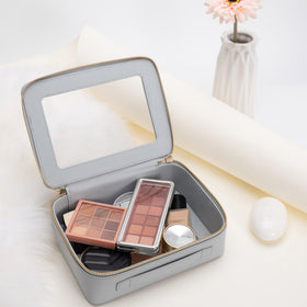 Trousse Aveniee ouverte montrant l'espace de rangement