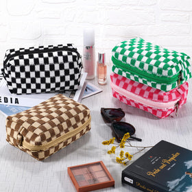 Trousse de maquillage à carreaux ZLFSRQ ouverte avec produits de beauté à l'intérieur