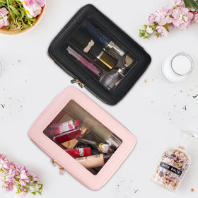 Trousse de maquillage Aveniee ouverte avec produits de beauté à l'intérieur