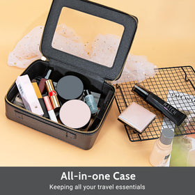 Trousse de maquillage Aveniee sur une table, avec accessoires de beauté