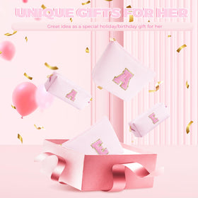 Trousse de maquillage Btffitting à côté d'autres accessoires de beauté
