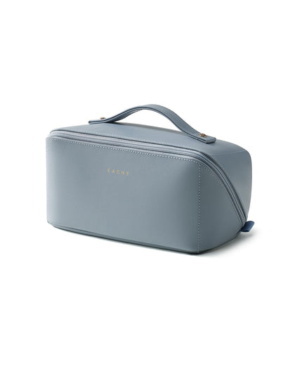 Trousse de maquillage EACHY bleue vue de face avec design plat