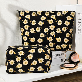 Trousse de maquillage fleurie SOIDRAM ouverte avec produits visibles