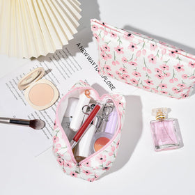 Trousse de maquillage florale SOIDRAM dans une valise