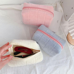 Trousse de maquillage HABUAETY en usage dans une salle de bain