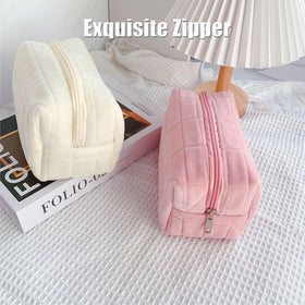 Trousse de maquillage HABUAETY ouverte avec cosmétiques à l'intérieur