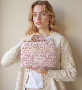 Trousse de maquillage HBselect fermée, motif floral visible