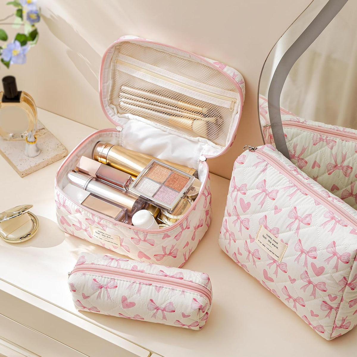 Trousse de maquillage HBselect ouverte montrant son intérieur spacieux
