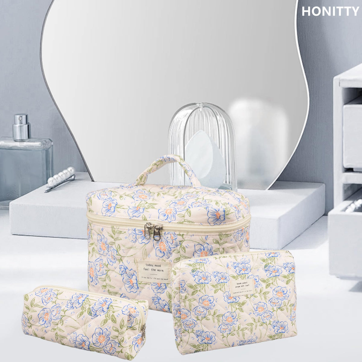 Trousse de maquillage honitty dans une valise