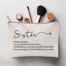Trousse de maquillage LICOBG sur une table avec des cosmétiques