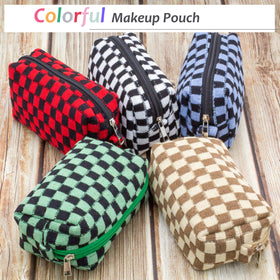 Trousse de maquillage PAZIMIIK à côté d'un sac à main