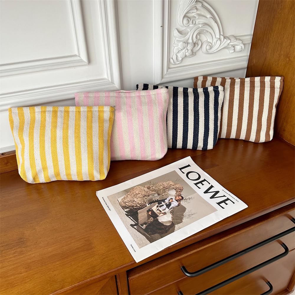 Trousse de maquillage PAZIMIIK ouverte avec des produits à l'intérieur