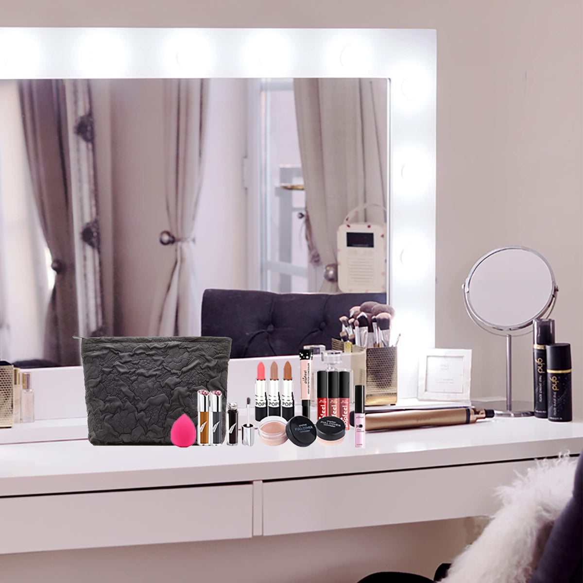 Trousse de maquillage PAZIMIIK sur fond blanc
