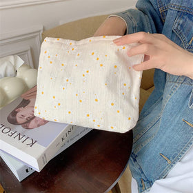 Trousse de maquillage PAZIMIIK sur une table