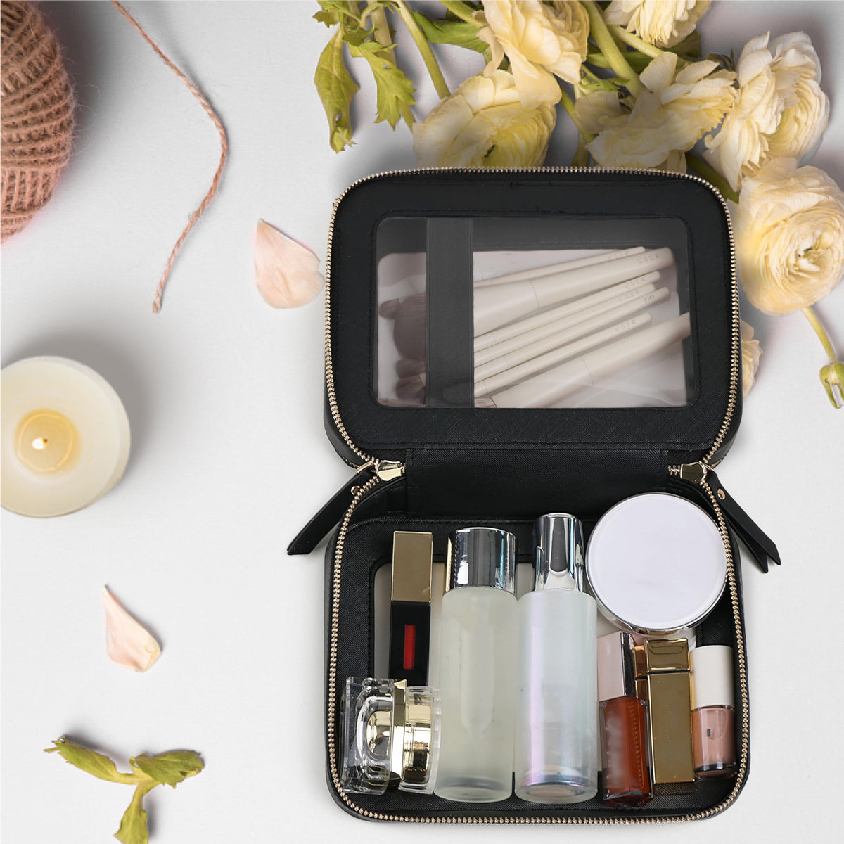 Trousse de maquillage Prite ouverte montrant son espace intérieur