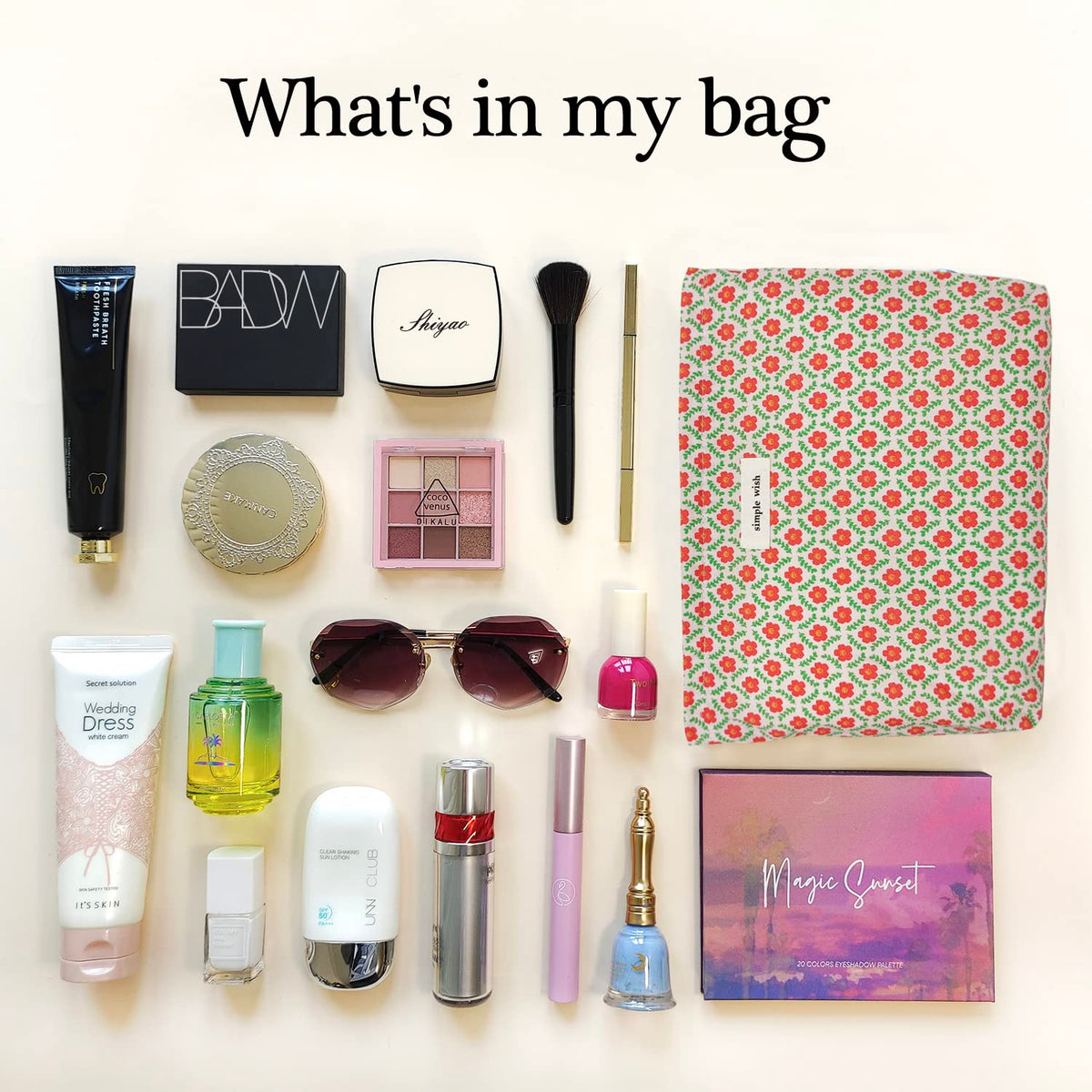 Trousse de maquillage STARDW ouverte avec cosmétiques à l'intérieur