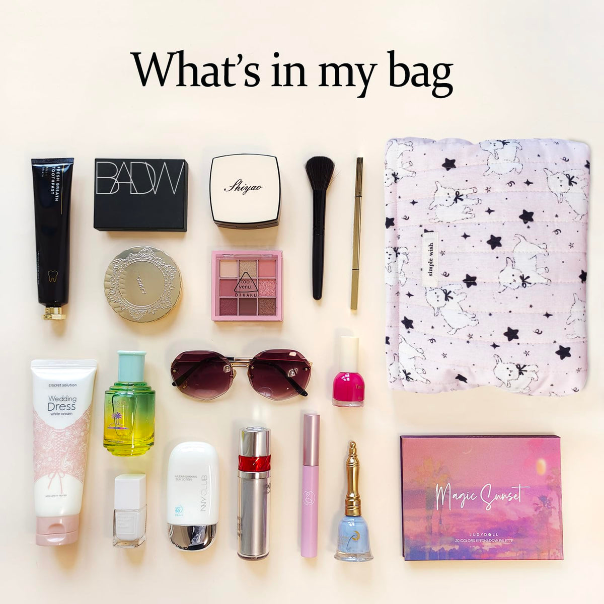 Trousse de maquillage STARDW posée sur une surface plane