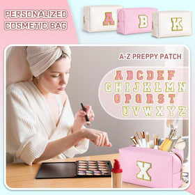 Trousse de maquillage TOPEAST sur une table de maquillage