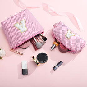 Trousse de maquillage YOOLIFE avec lettres en chenille en gros plan