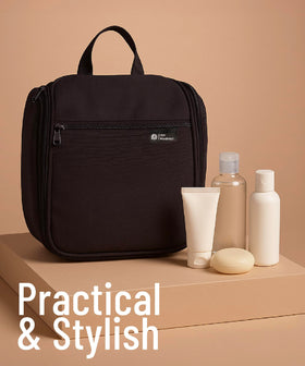 Trousse de toilette DD D&D Wanderlust sur un meuble de camping