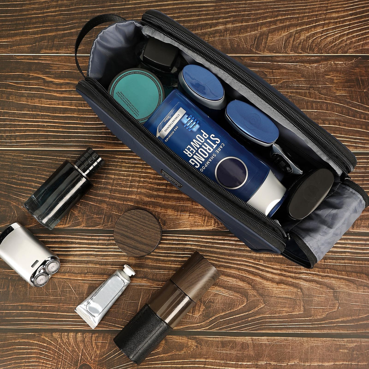 Trousse de toilette ZEEMO fermée et prête à être transportée