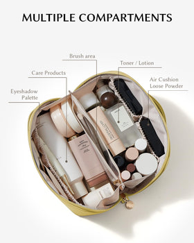 Trousse ouverte avec produits de beauté organisés à l'intérieur