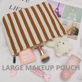 Trousse PAZIMIIK avec motifs modernes sur une surface plane
