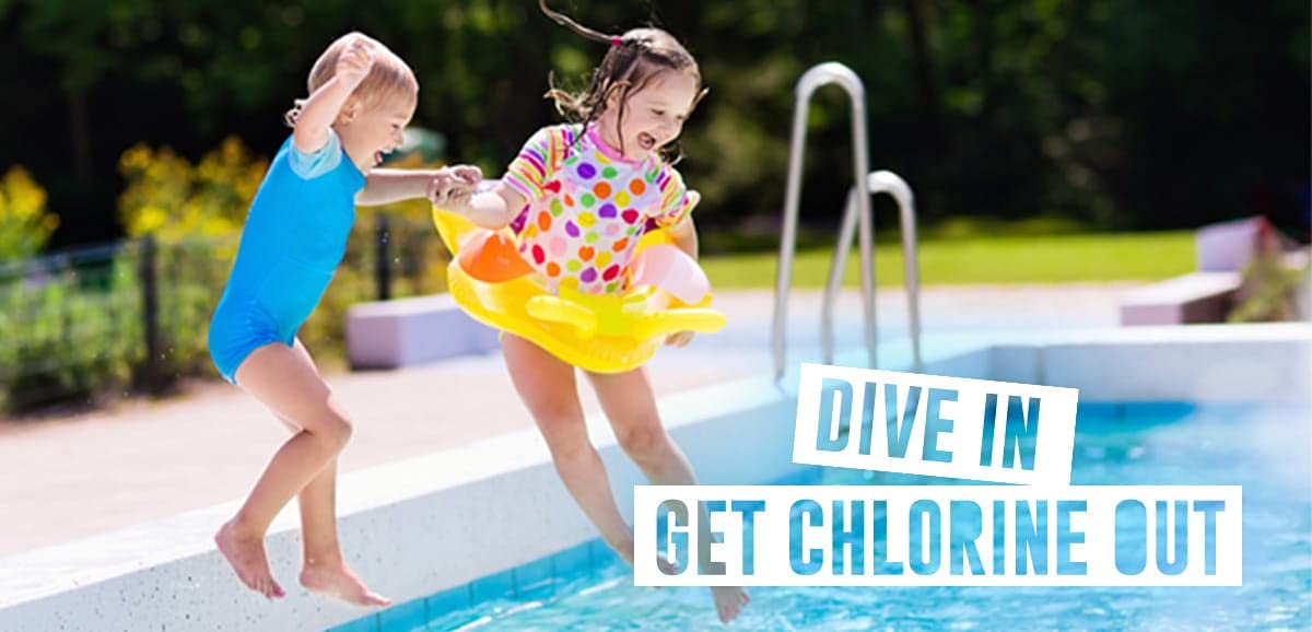 UltraSwim Conditioner 250g contenu versé sur une main