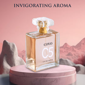 URBAN COLLECTION Covo C5 Eau de Parfum sur une coiffeuse