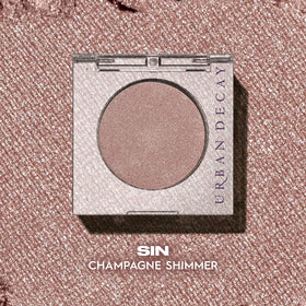 URBAN DECAY 24/7 Eyeshadow Champagne Shimmer 32g brush application