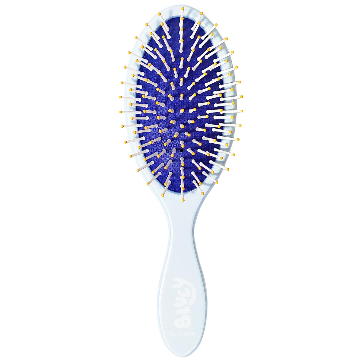 Usage quotidien de la brosse à cheveux Bluey par une enfant