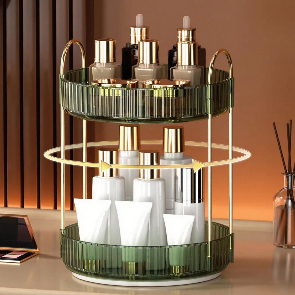 Utilisation de l'organisateur de maquillage YCIA&DONE dans une salle de bain moderne