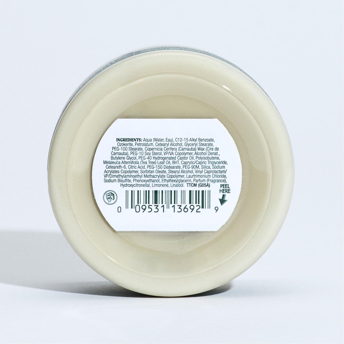 Utilisation de la crème de coiffage Tea Tree sur un modèle