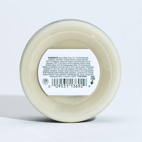 Utilisation de la crème de coiffage Tea Tree sur un modèle