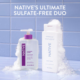 Utilisation du gel douche Native au Coton et Lys sous la douche