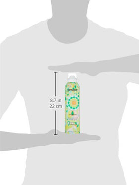 Utilisation du spray Amika Volume & Texture en extérieur